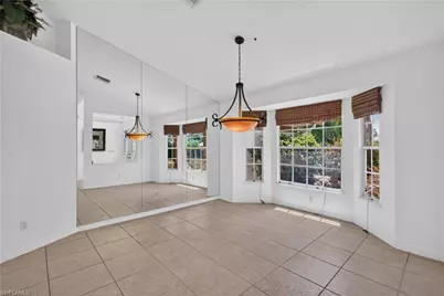 240 Stonegate Ct, Naples, FL 34119 - Photo 7