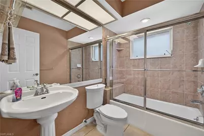 240 Stonegate Ct, Naples, FL 34119 - Photo 31