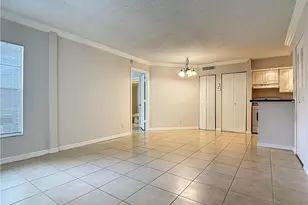 194 Santa Clara Dr, Naples, FL 34104 - Photo 9
