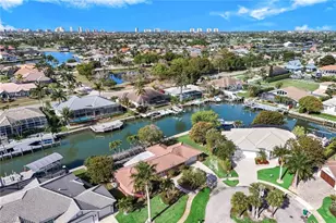 358 Grapewood Ct, Marco Island, FL 34145 - Photo 9