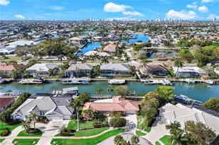 358 Grapewood Ct, Marco Island, FL 34145 - Photo 3