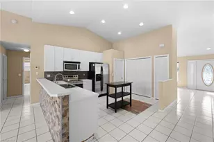 12641 Eagle Pointe Cir, Fort Myers, FL 33913 - Photo 13