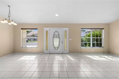 12641 Eagle Pointe Cir, Fort Myers, FL 33913 - Photo 7