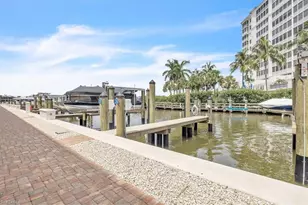 271 Southbay Dr, Naples, FL 34108 - Photo 23
