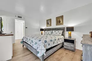 271 Southbay Dr, Naples, FL 34108 - Photo 17