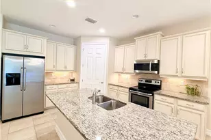 16432 Aberdeen Wy, Naples, FL 34110 - Photo 3