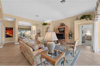 2317 Island Cove Cir, Naples, FL 34109 - Photo 9