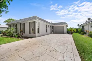 250 Lanchester Ct, Naples, FL 34112 - Photo 1