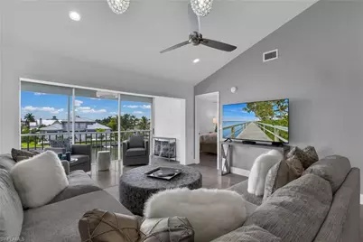 10684 Gulf Shore Dr #B-302, Naples, FL 34108 - Photo 11