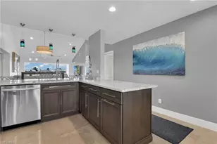 10684 Gulf Shore Dr, Naples, FL 34108 - Photo 5