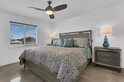 10684 Gulf Shore Dr #B-302, Naples, FL 34108 - Photo 15