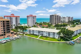 10684 Gulf Shore Dr, Naples, FL 34108 - Photo 27