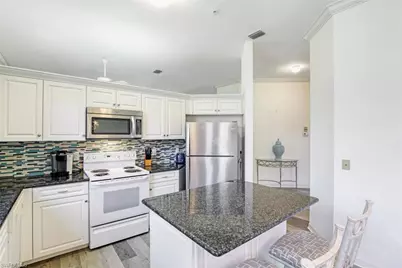 600 L Ambiance Cir #6, Naples, FL 34108 - Photo 9