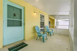 1281 10th St N, Naples, FL 34102 - Photo 5