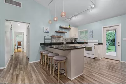 1281 10th St N, Naples, FL 34102 - Photo 11