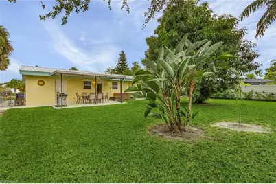 1281 10th St N, Naples, FL 34102 - Photo 7