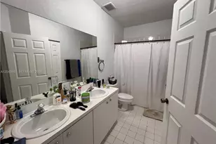 7820 Catalina Cir, Tamarac, FL 33321 - Photo 9