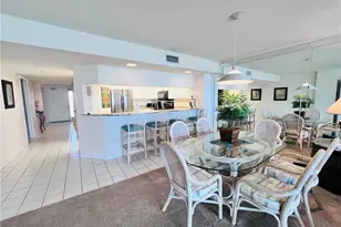 25 Bluebill Ave, Naples, FL 34108 - Photo 7