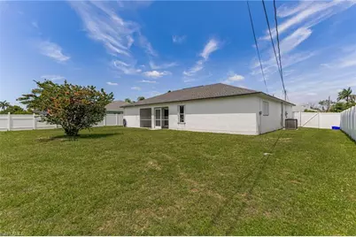 610 SE 21st Ln, Cape Coral, FL 33990 - Photo 37