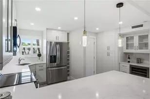 9 High Point Cir N, Naples, FL 34103 - Photo 9