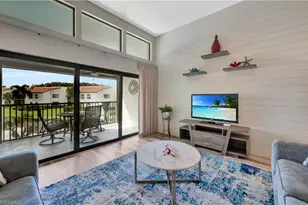 583 Beachwalk Cir, Naples, FL 34108 - Photo 3
