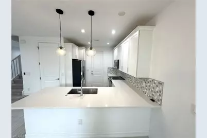 7509 Carnegie Way, Naples, FL 34119 - Photo 5