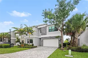 12762 Woodbury Dr, Estero, FL 33928 - Photo 3