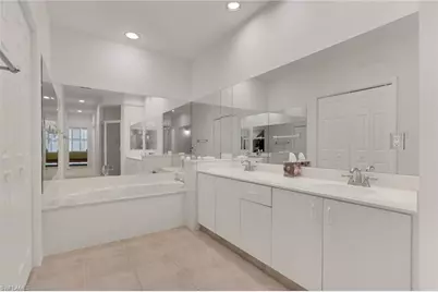 4872 W Boulevard Ct, Naples, FL 34103 - Photo 17