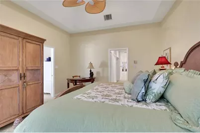 4872 W Boulevard Ct, Naples, FL 34103 - Photo 15