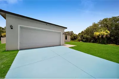 1109 N Hilton Cir, Labelle, FL 33935 - Photo 3