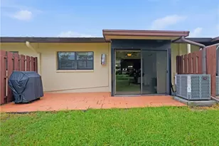 2041 Pine Isle Ln, Naples, FL 34112 - Photo 23