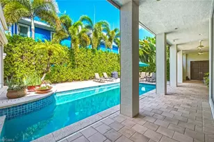 576 96th Ave N, Naples, FL 34108 - Photo 9