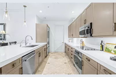 780 5th Ave S #203, Naples, FL 34102 - Photo 9