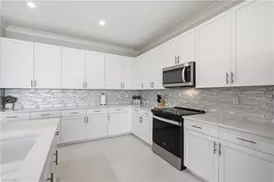 239 Indies Dr E, Naples, FL 34114 - Photo 7