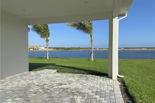 9077 Wisteria Wy, Naples, FL 34114 - Photo 3
