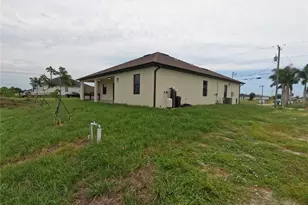 2423 NW 6th St, Cape Coral, FL 33993 - Photo 7
