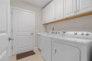 2137 Frangipani Cir, Naples, FL 34120 - Photo 23
