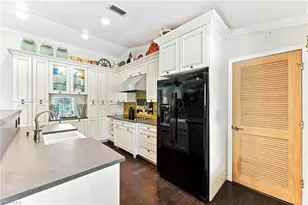 5247 Cherry Wood Dr, Naples, FL 34119 - Photo 17