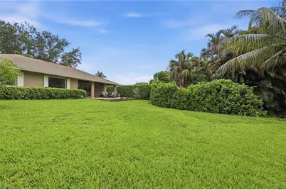 1073 N Alhambra Cir, Naples, FL 34103 - Photo 13