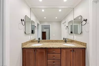 1073 N Alhambra Cir, Naples, FL 34103 - Photo 33