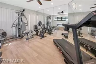 583 Beachwalk Cir, Naples, FL 34108 - Photo 37