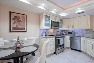 583 Beachwalk Cir, Naples, FL 34108 - Photo 13