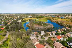 12341 Eagle Pointe Cir, Fort Myers, FL 33913 - Photo 47