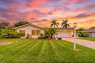 1352 Oaklawn Ct, Fort Myers, FL 33919 - Photo 1