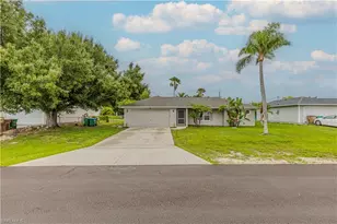 321 NE 10th St, Cape Coral, FL 33909 - Photo 23