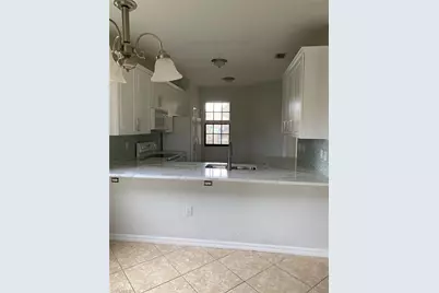 7541 Bristol Cir, Naples, FL 34120 - Photo 5