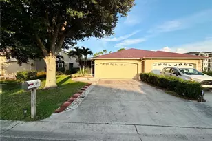 9052 Leatherwood Loop, Lehigh Acres, FL 33936 - Photo 27