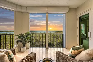 285 Grande Way, Naples, FL 34110 - Photo 3