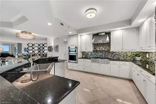 285 Grande Way, Naples, FL 34110 - Photo 19