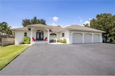1285 Driftwood Dr, North Fort Myers, FL 33903 - Photo 3
